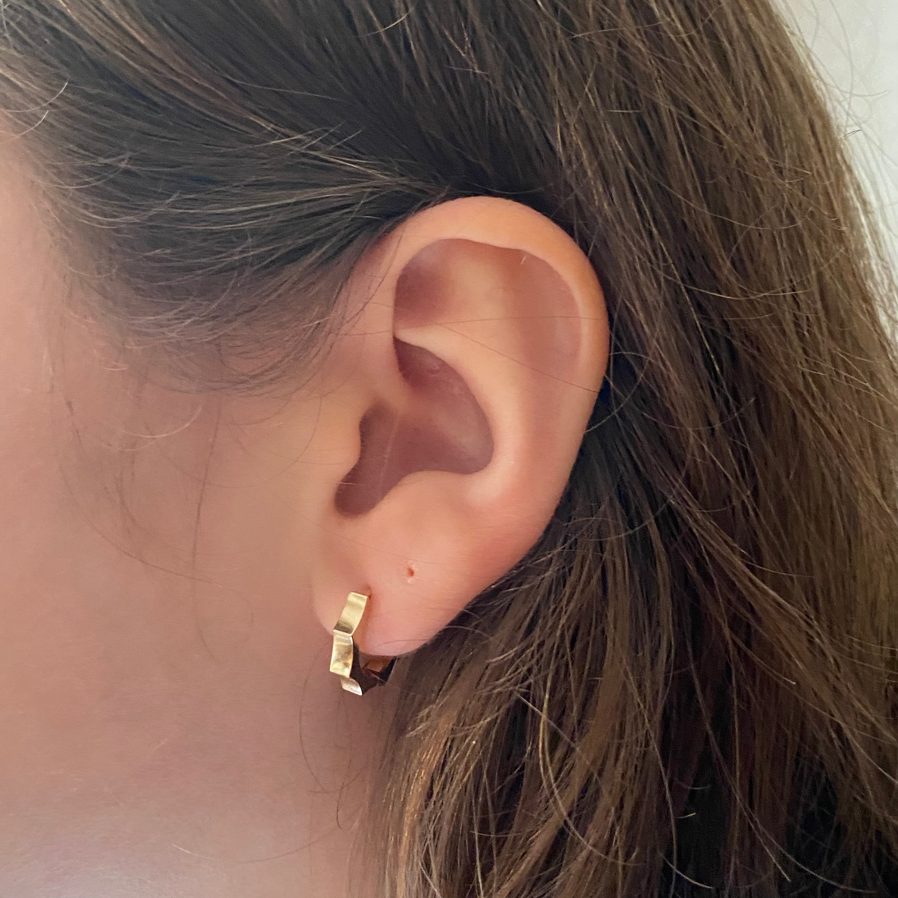 Scalloped gold huggie hoops, detail view — Kavseyn