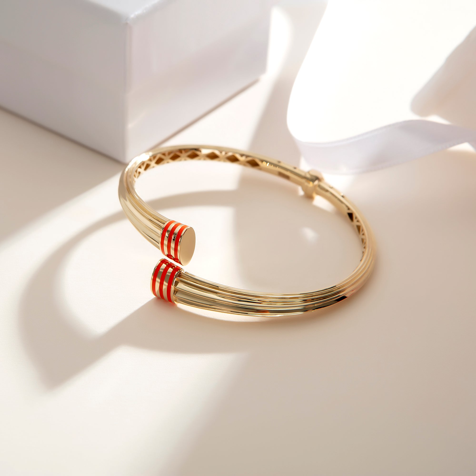 Coral enamel ribbed bangle in solid 14K & 18K gold — Kavseyn