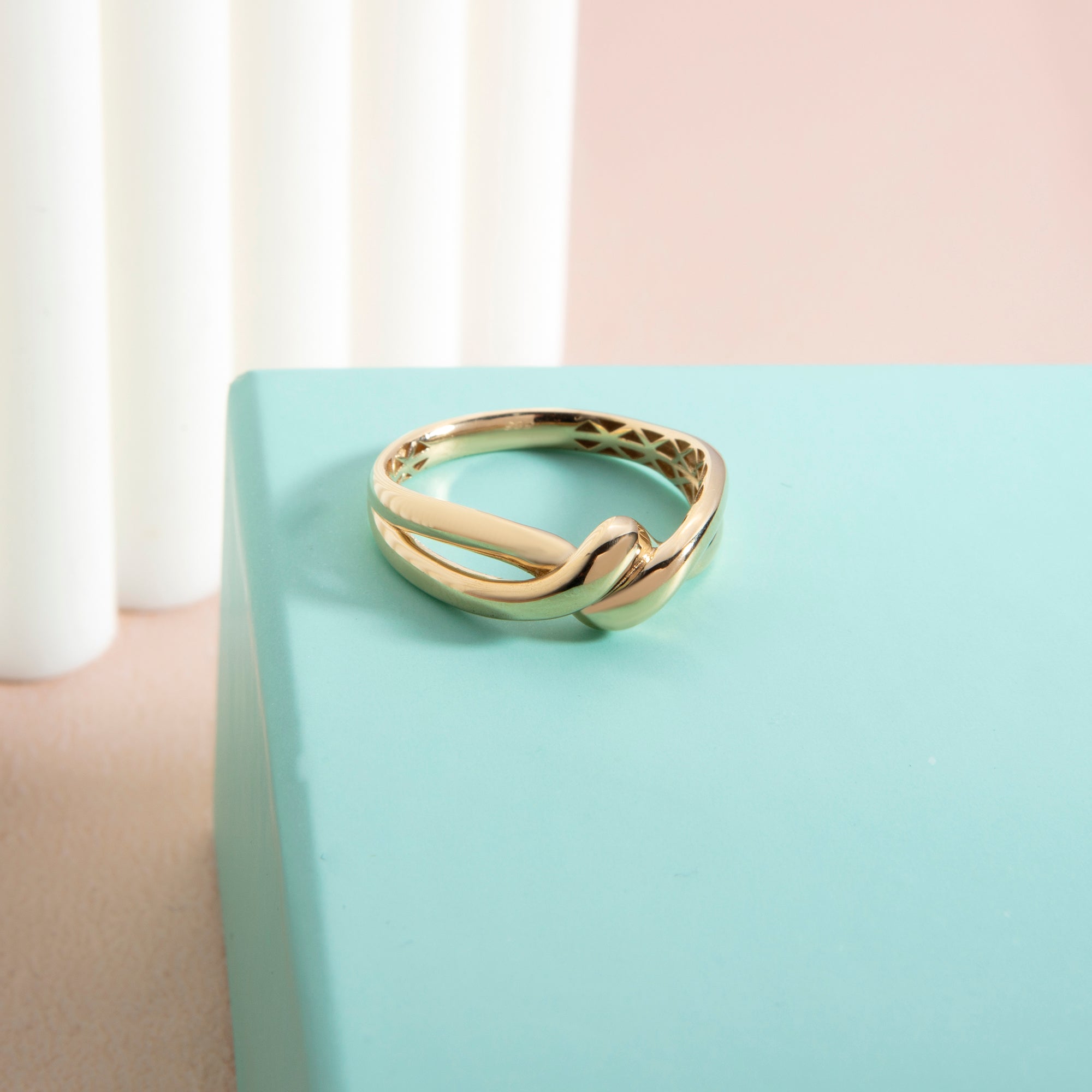 Twist knot ring in solid 14K & 18K gold — Kavseyn