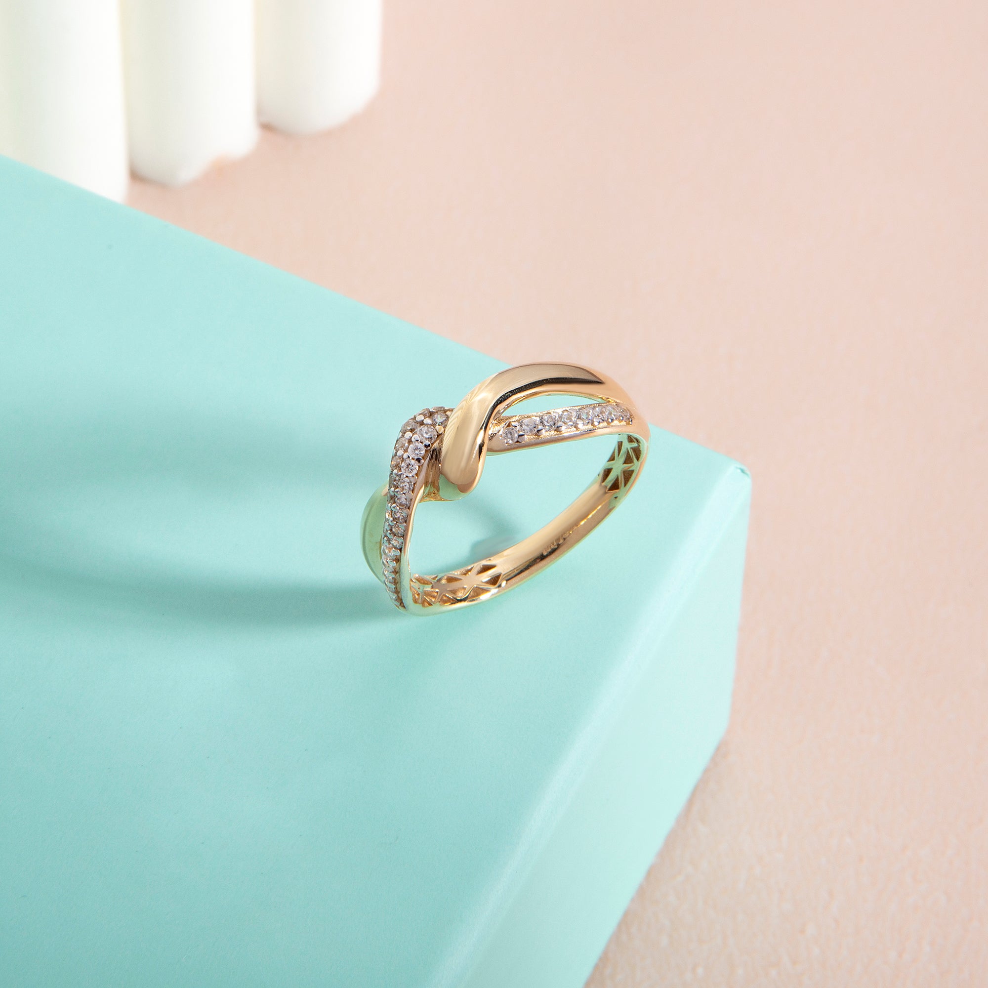 Pavé cubic zirconia love-knot ring in solid 14K & 18K gold — Kavseyn
