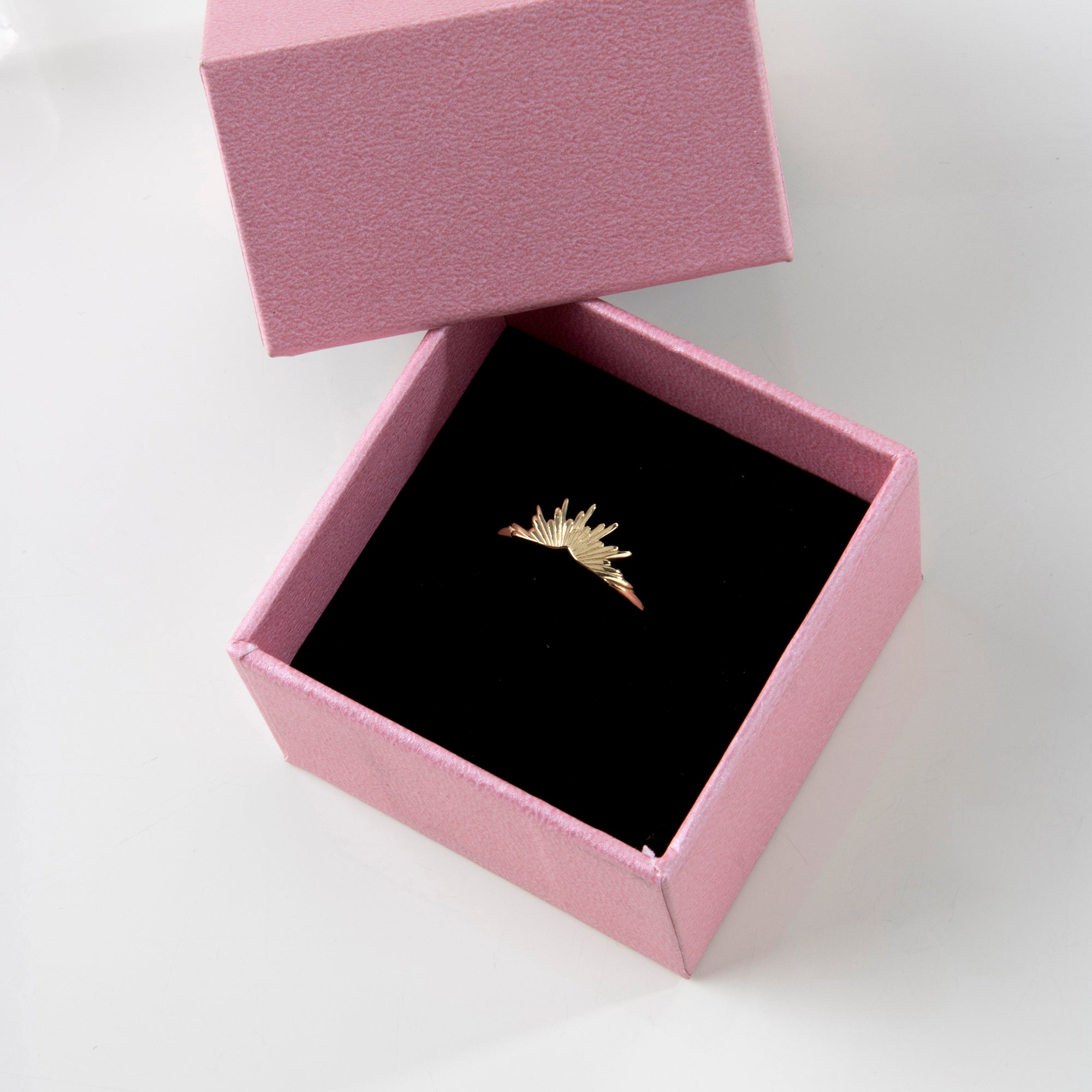 Sunburst statement ring in solid 14K & 18K gold — Kavseyn