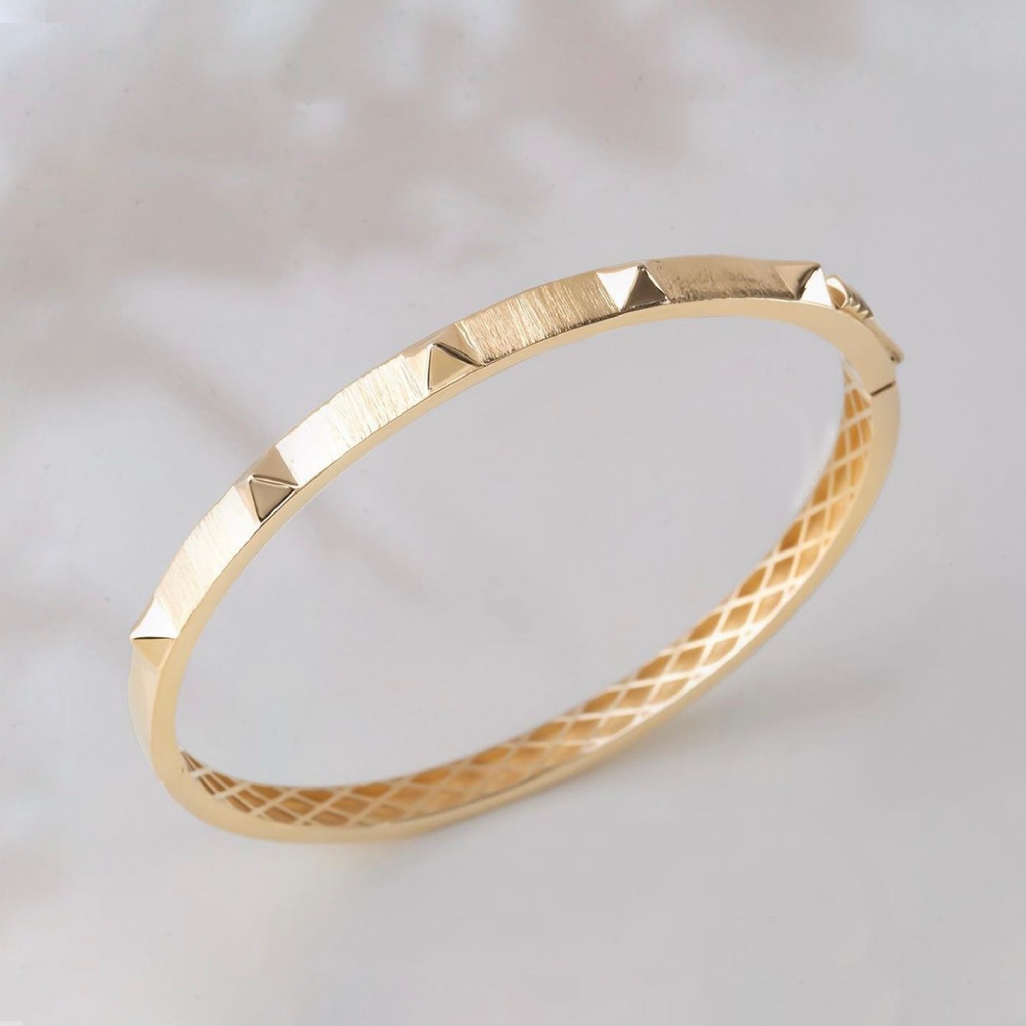 Pyramid stud bangle bracelet in solid 14K & 18K gold — Kavseyn