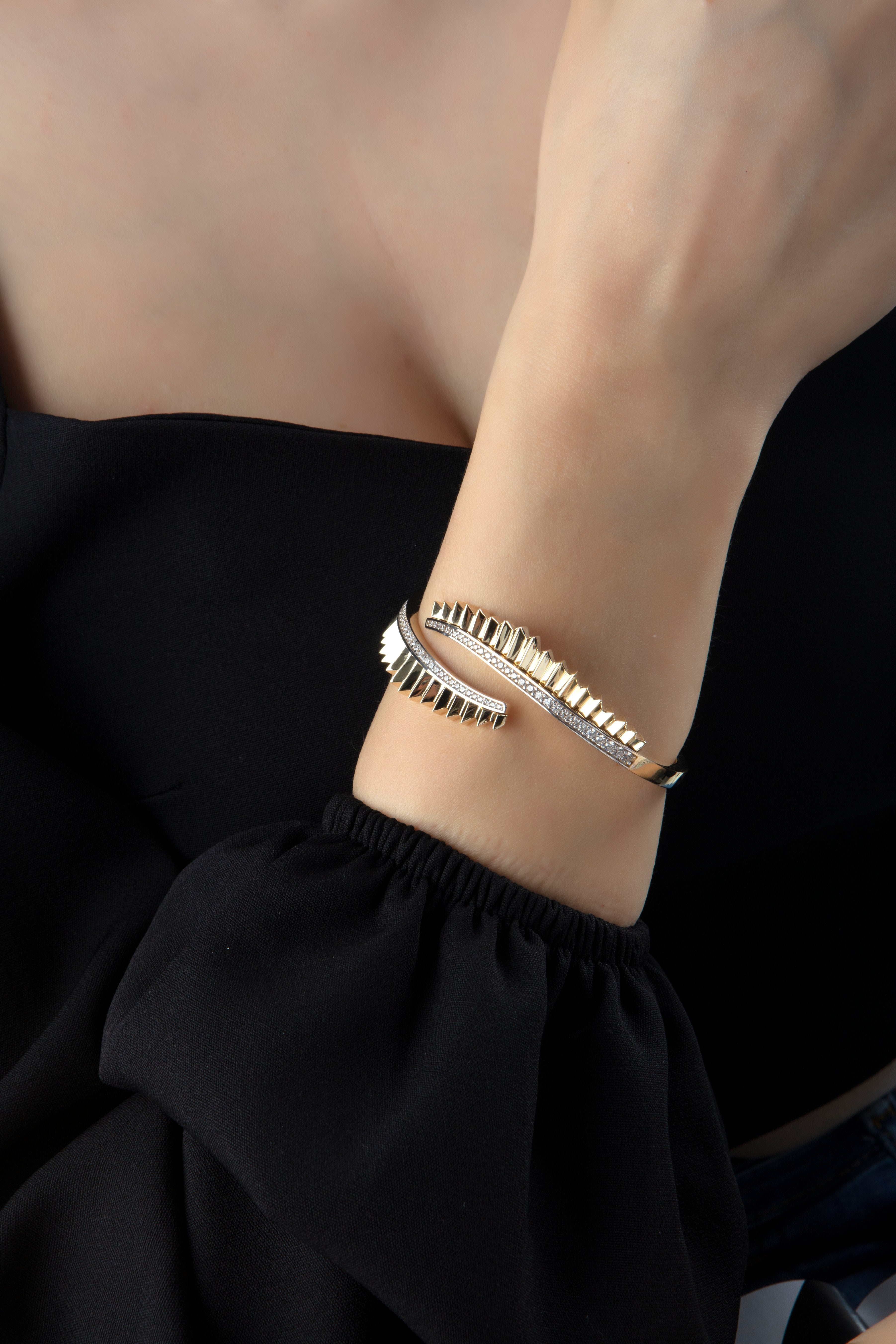 Pavé cubic zirconia spike bangle in solid 14K & 18K gold — Kavseyn
