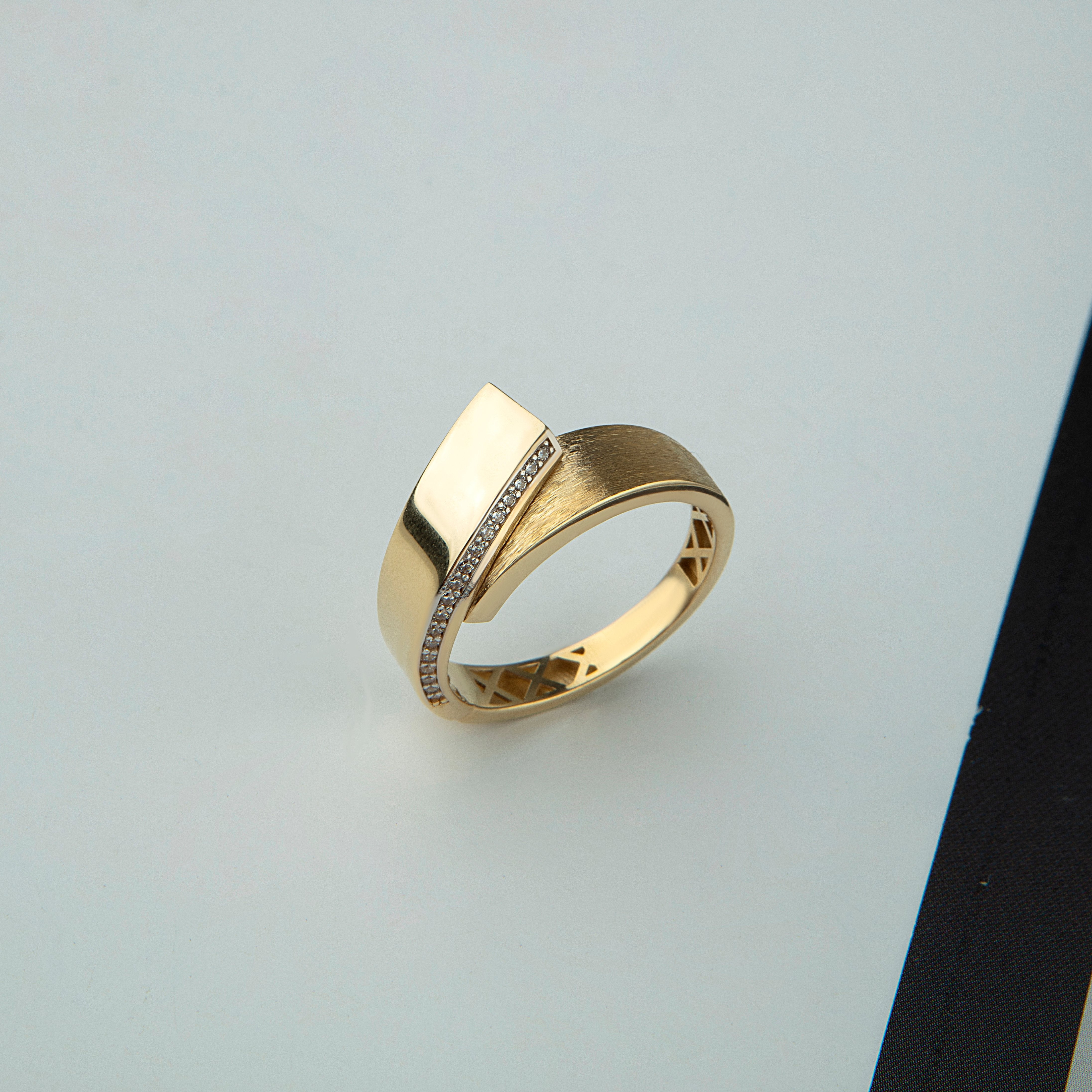 Pavé cubic zirconia bypass ring in solid 14K & 18K gold — Kavseyn