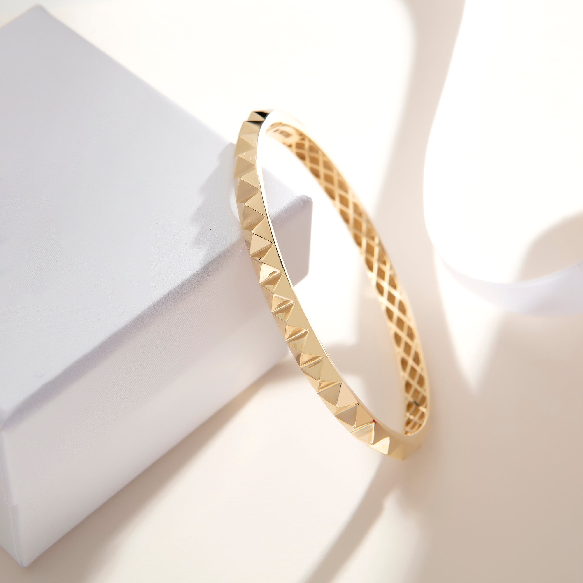 Pyramid Peak Bangle in solid 14K and 18K gold — Kavseyn