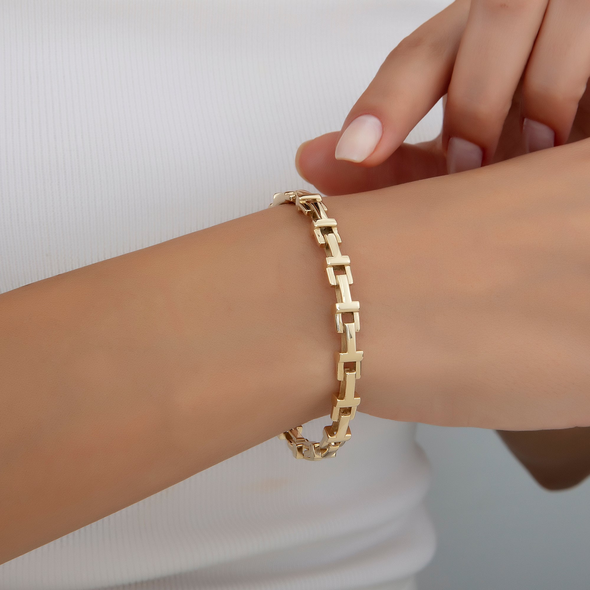 Square link chain bracelet in solid 14K & 18K gold — Kavseyn