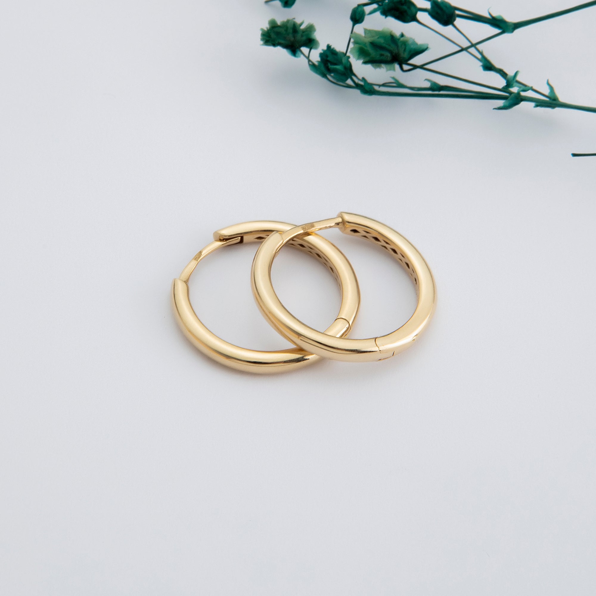 Classic Round Tube Hoop Earrings in solid 14K and 18K gold — Kavseyn