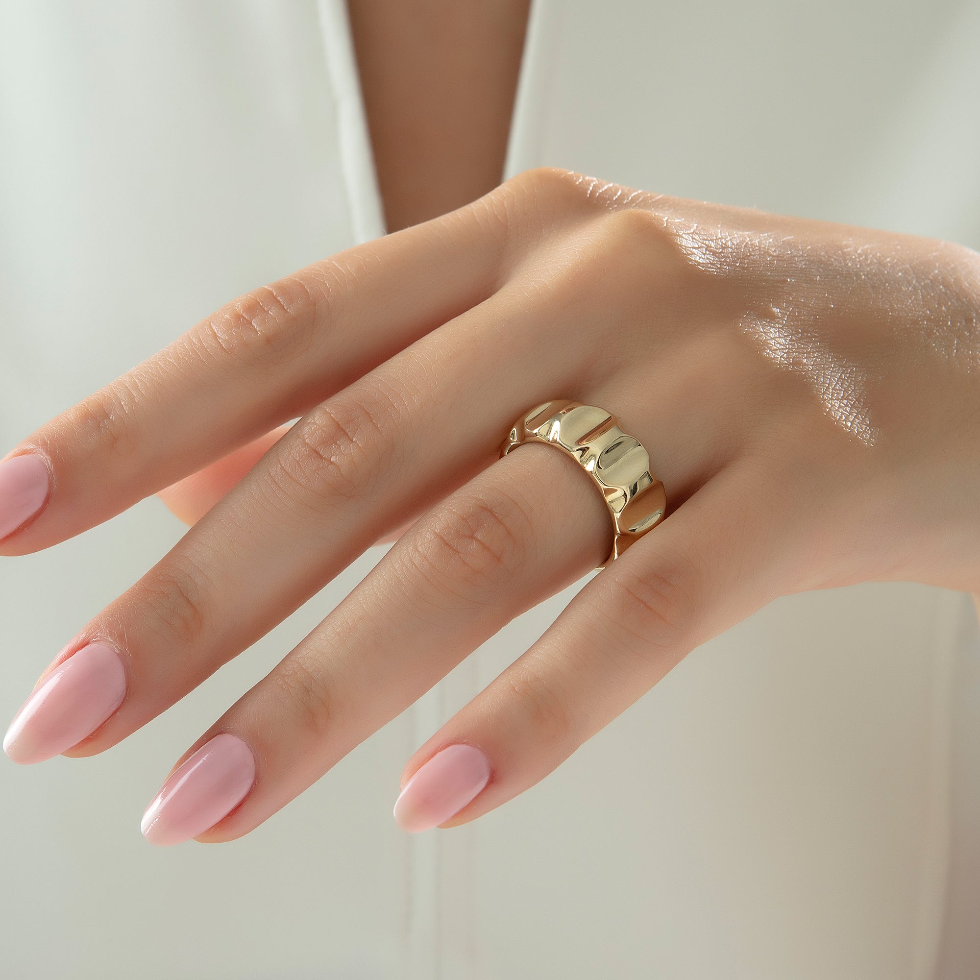 Wavy dome statement ring in solid 14K & 18K gold — Kavseyn