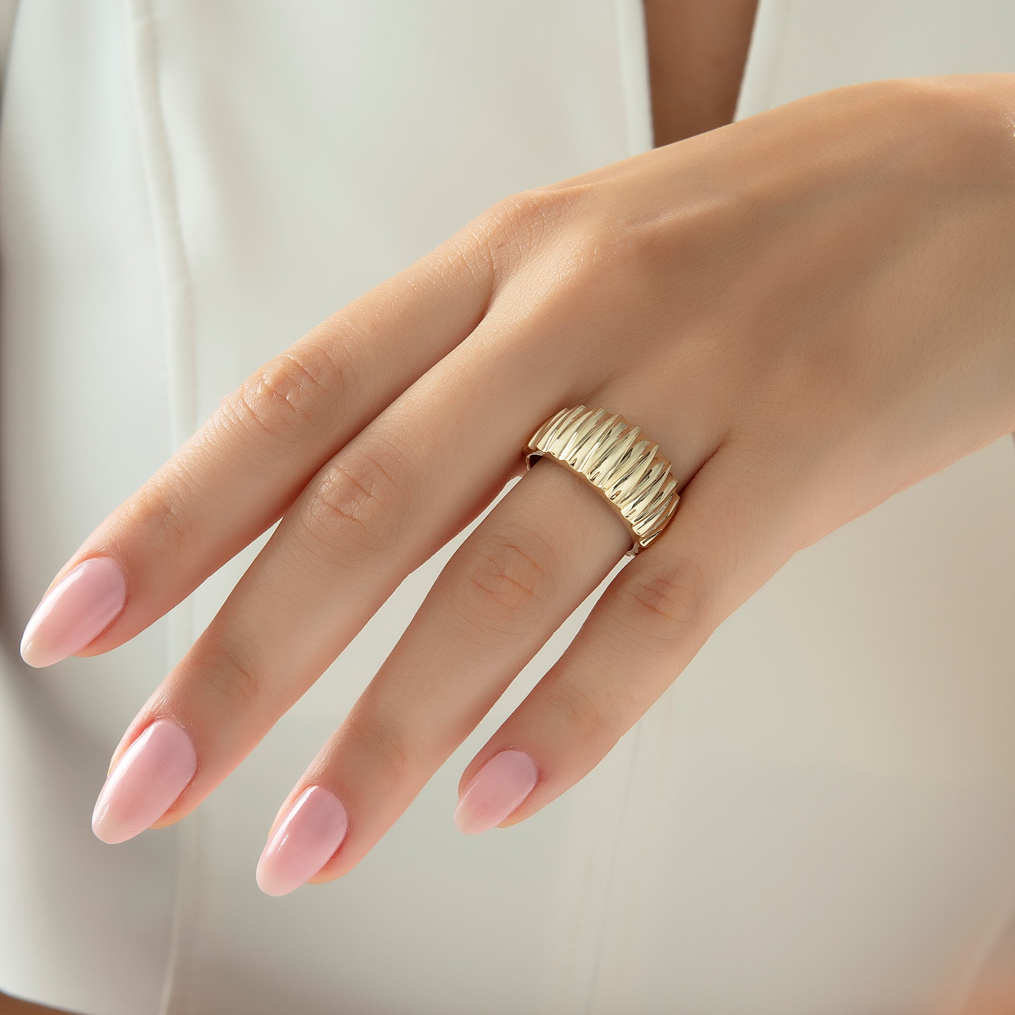 Shrimp dome ring in solid 14K & 18K gold — Kavseyn