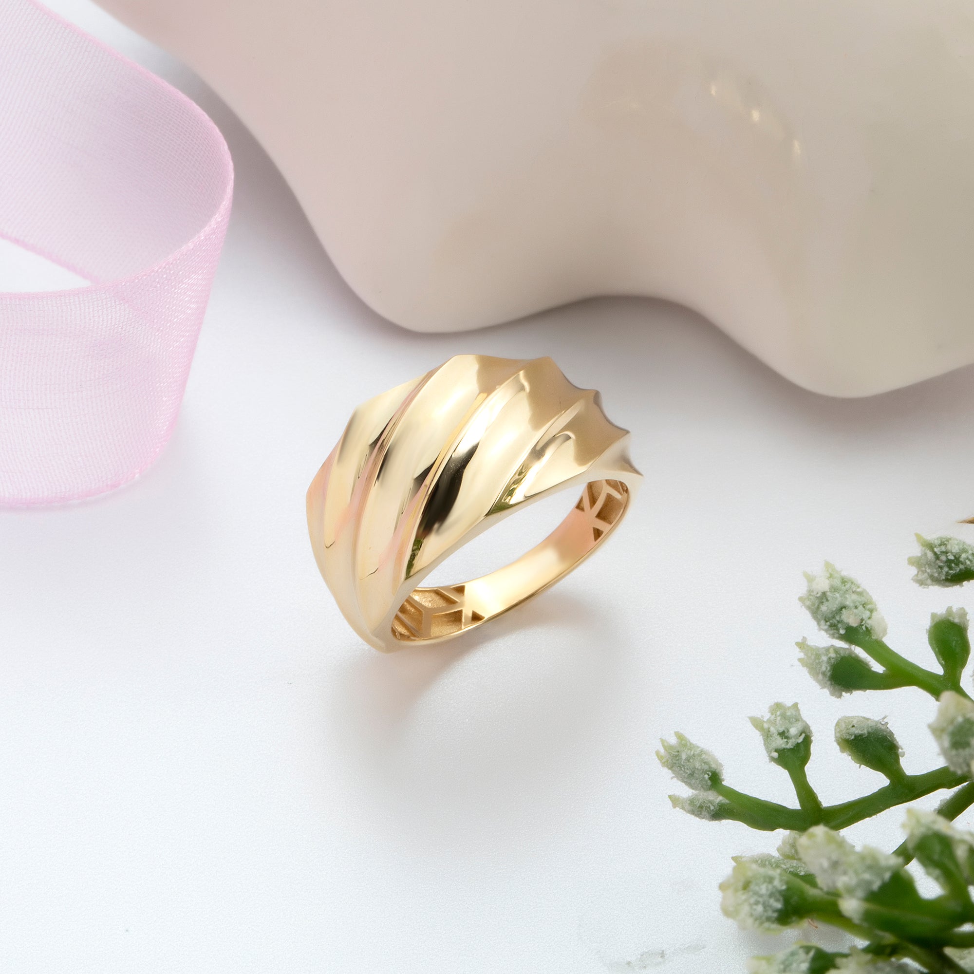 Swirl Dome Ring in solid 14K and 18K gold — Kavseyn