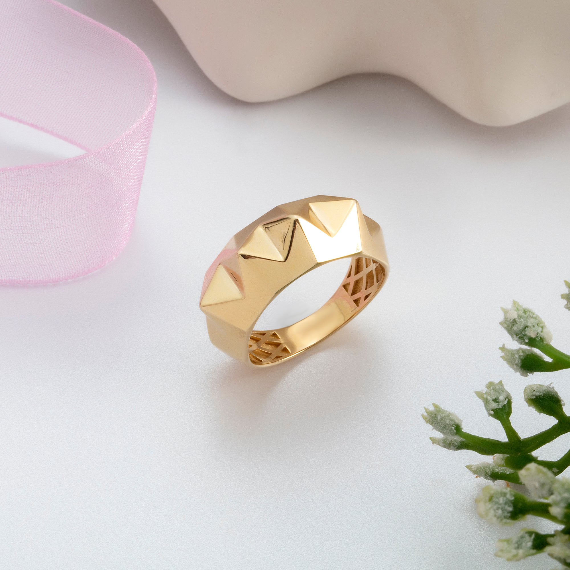 Bold Pyramid Stud Ring in solid 14K and 18K gold — Kavseyn