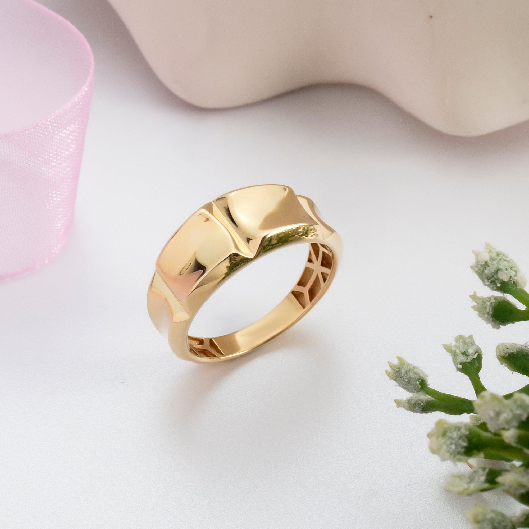 Faceted Panel Band Ring in solid 14K and 18K gold — Kavseyn