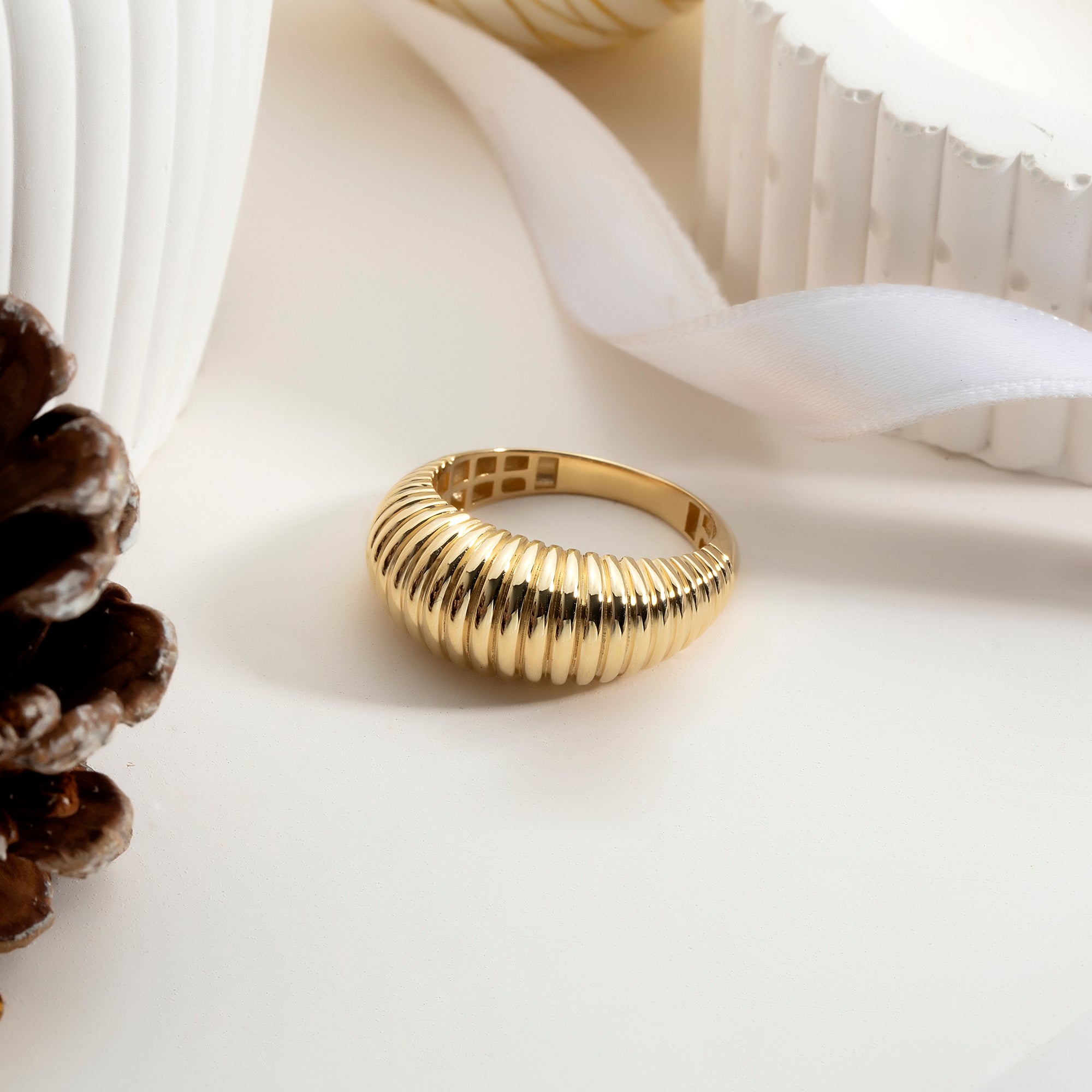 Chunky ribbed dome ring in solid 14K & 18K gold — Kavseyn