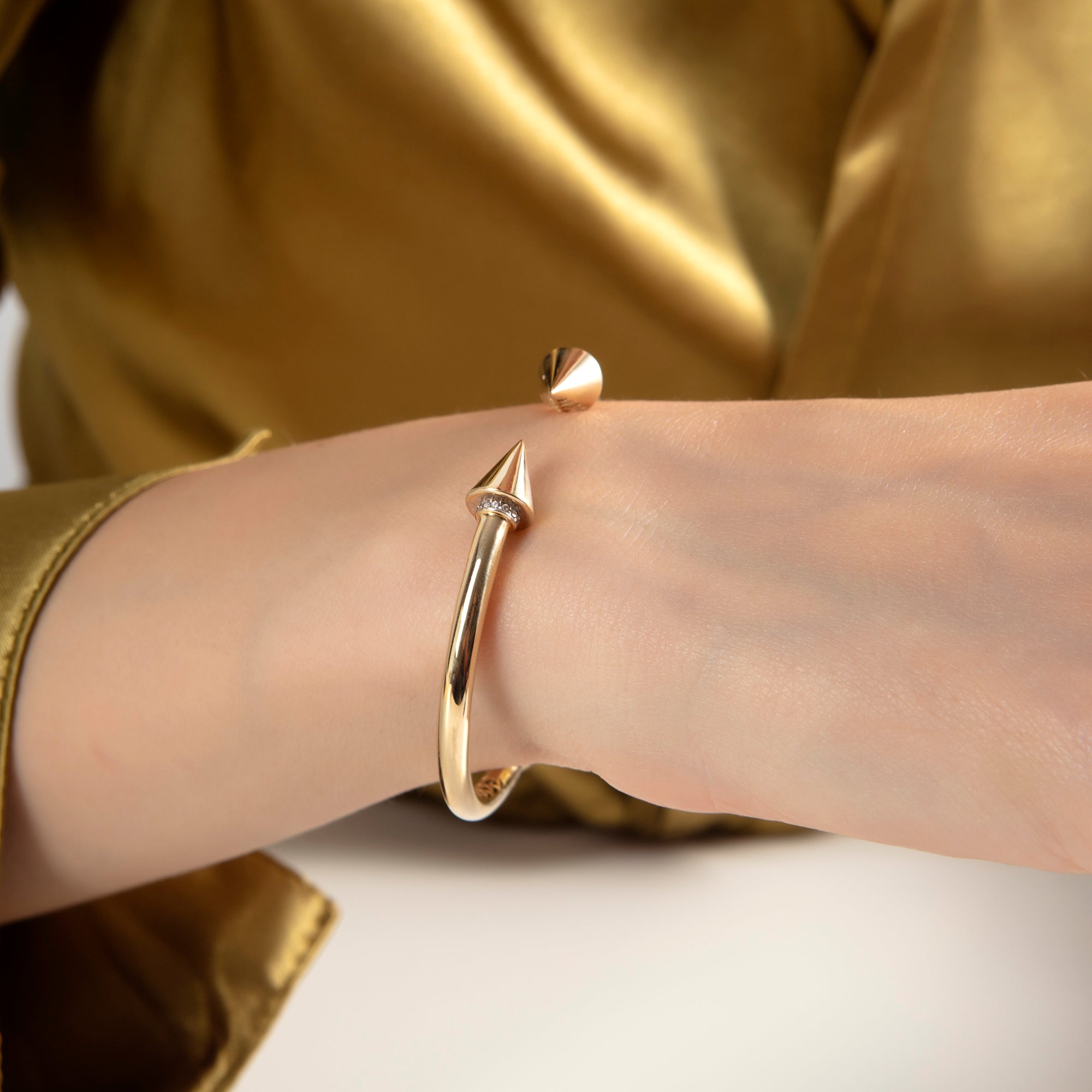 Spike cuff bracelet in solid 14K & 18K gold — Kavseyn
