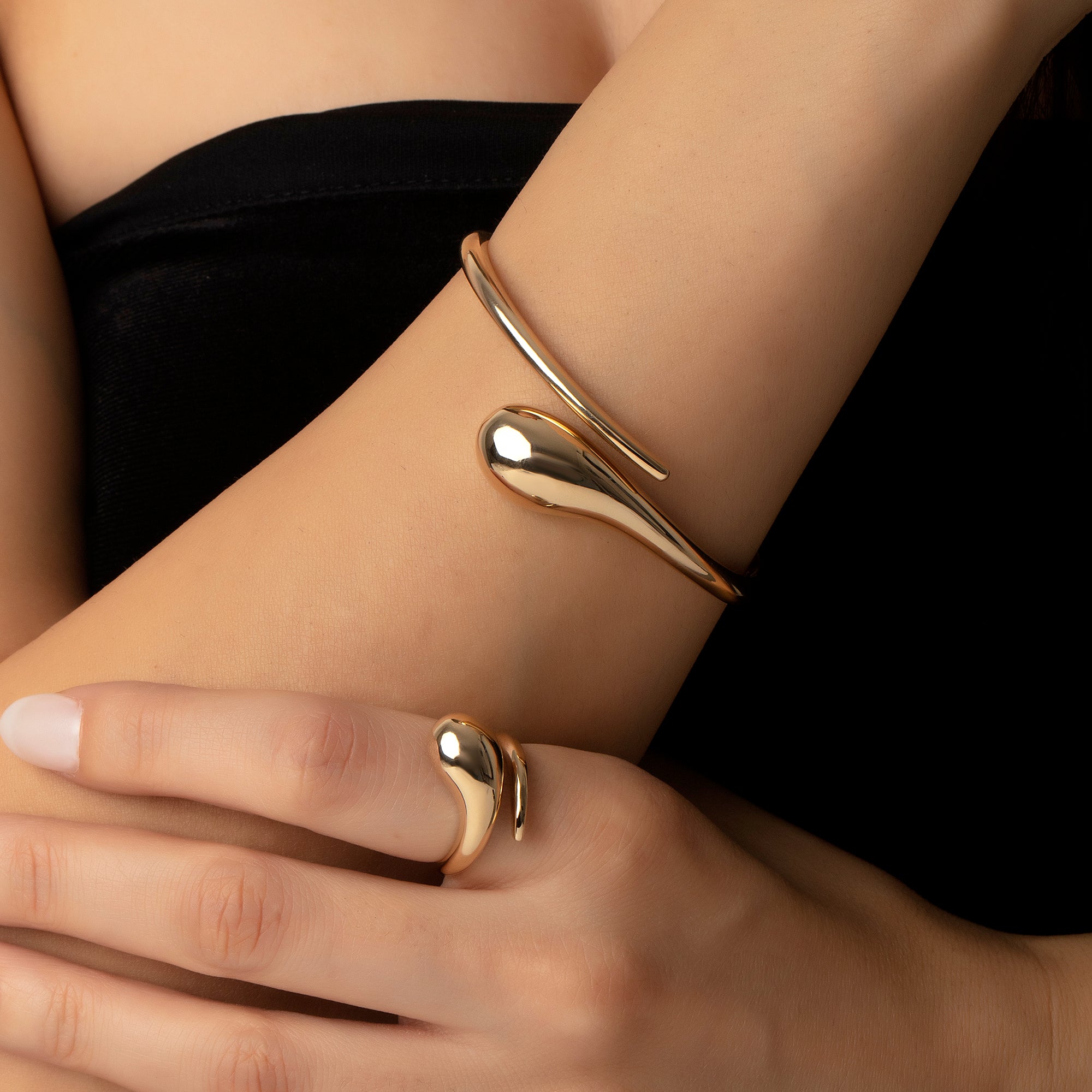 Teardrop bypass bangle bracelet in solid 14K & 18K gold — Kavseyn