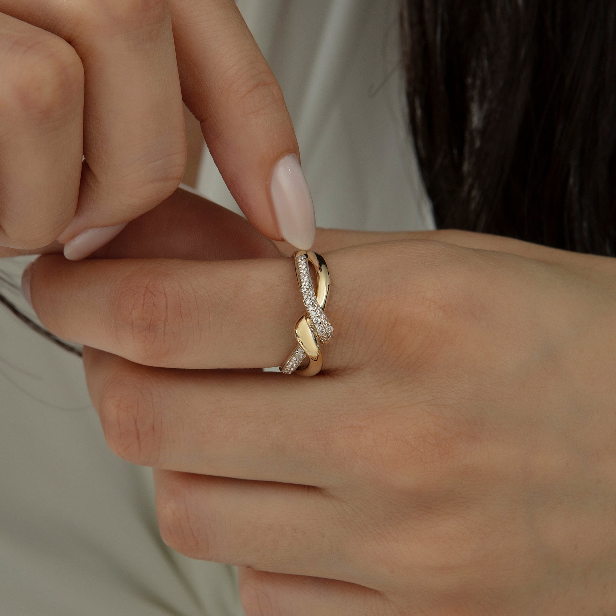 Pavé cubic zirconia love-knot ring in solid 14K & 18K gold — Kavseyn