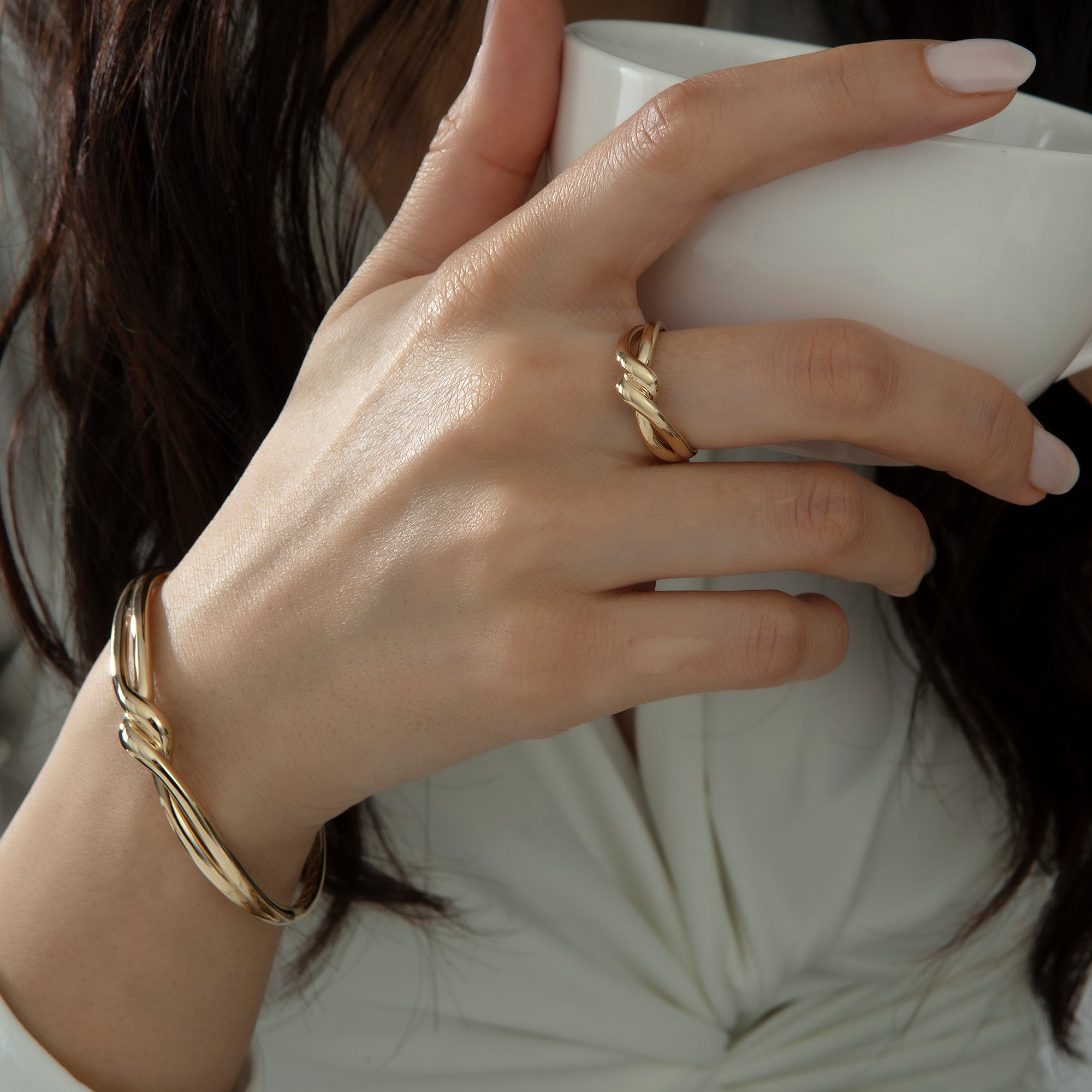 Twist knot ring in solid 14K & 18K gold — Kavseyn