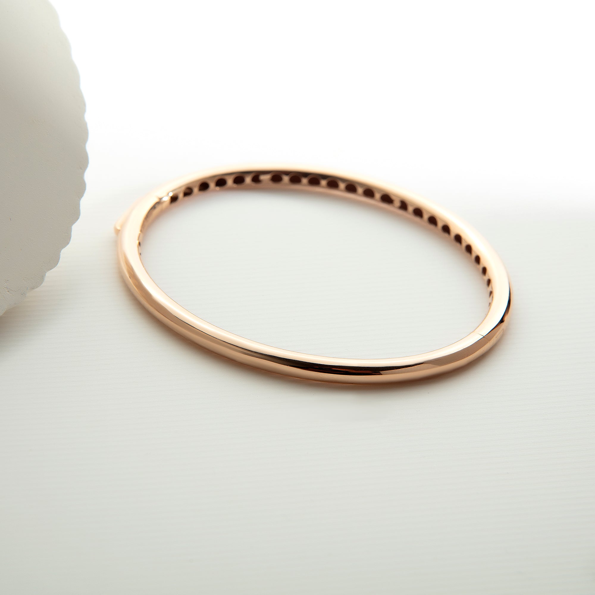 Classic tube bangle bracelet in solid 14K & 18K gold — Kavseyn