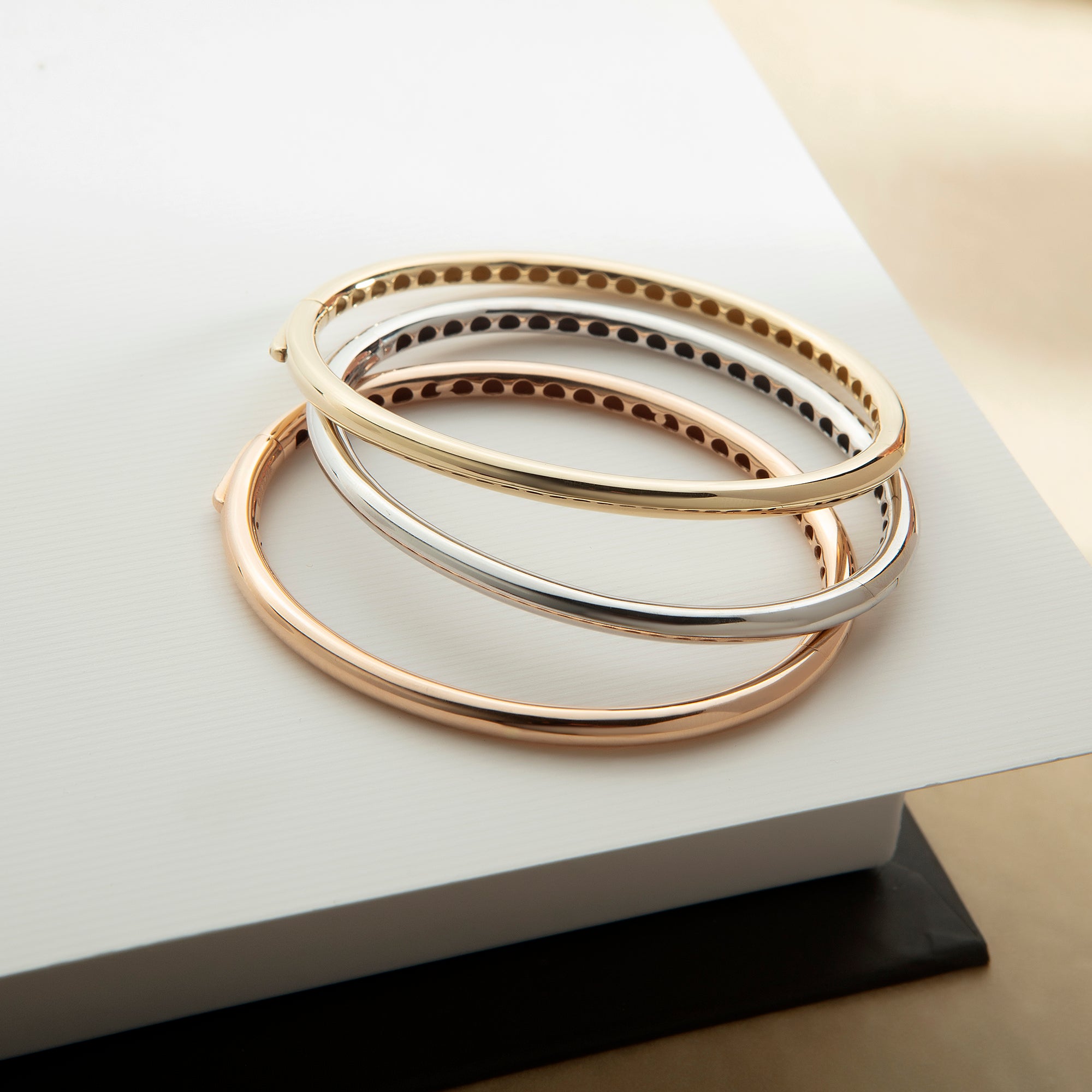 Classic tube bangle bracelet in solid 14K & 18K gold — Kavseyn