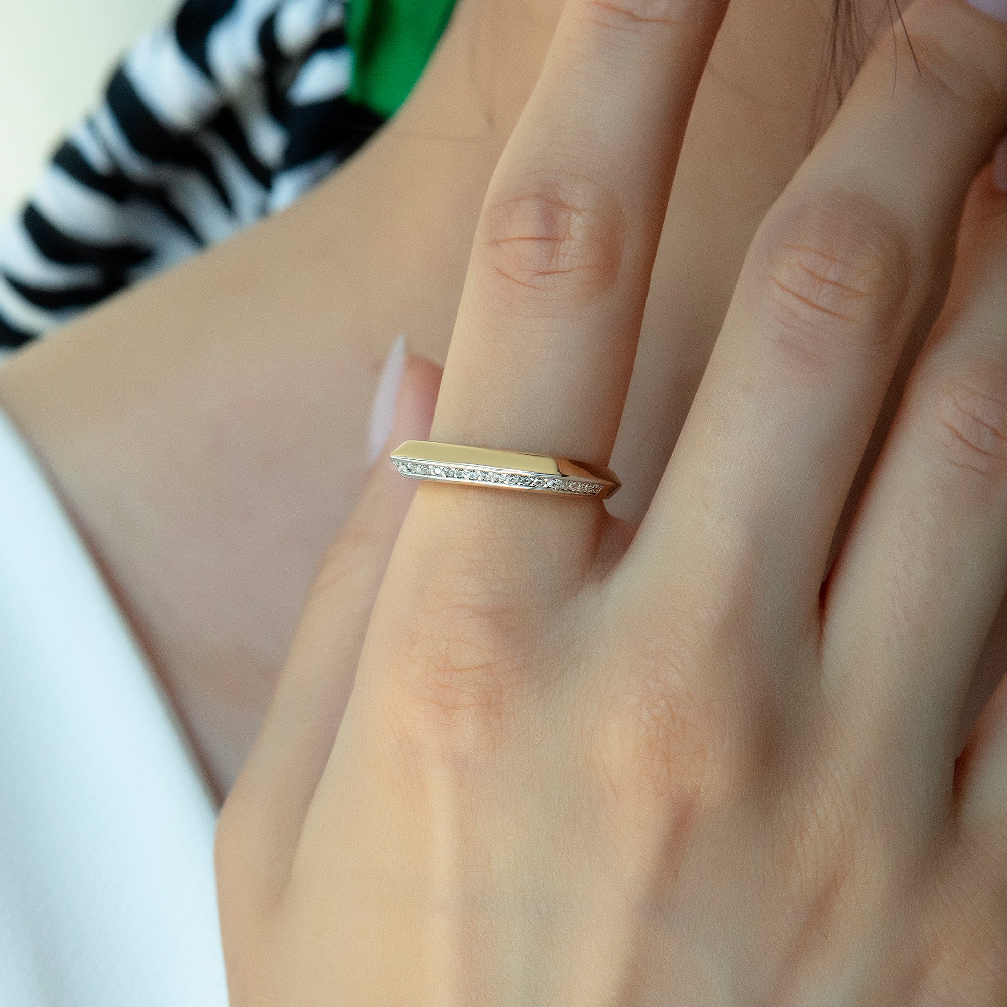 Pavé cubic zirconia edge signet ring in solid 14K & 18K gold — Kavseyn